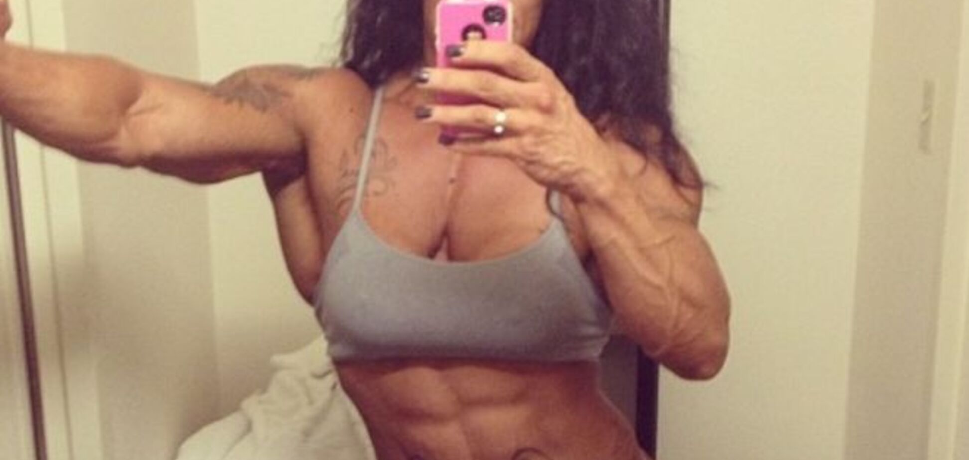 Перекачалась. Интернет взбудоражили жуткие фото культуристки