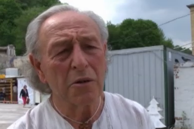 Пожилой испанец в центре Киева помогает переселенцам с Донбасса