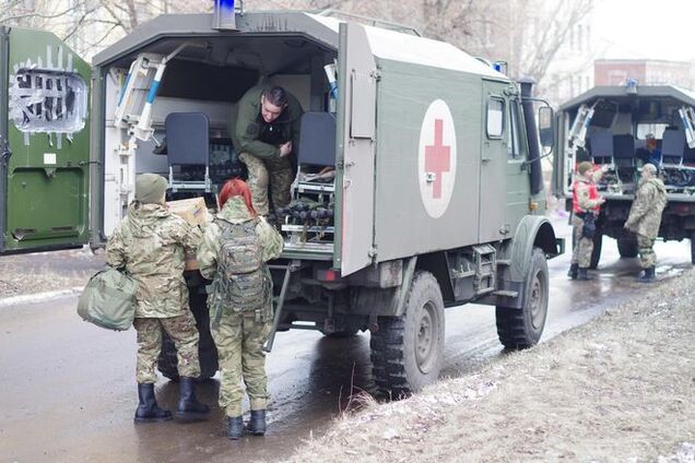 На Луганщине террористы расстреляли 'скорую' ВСУ. Один человек погиб