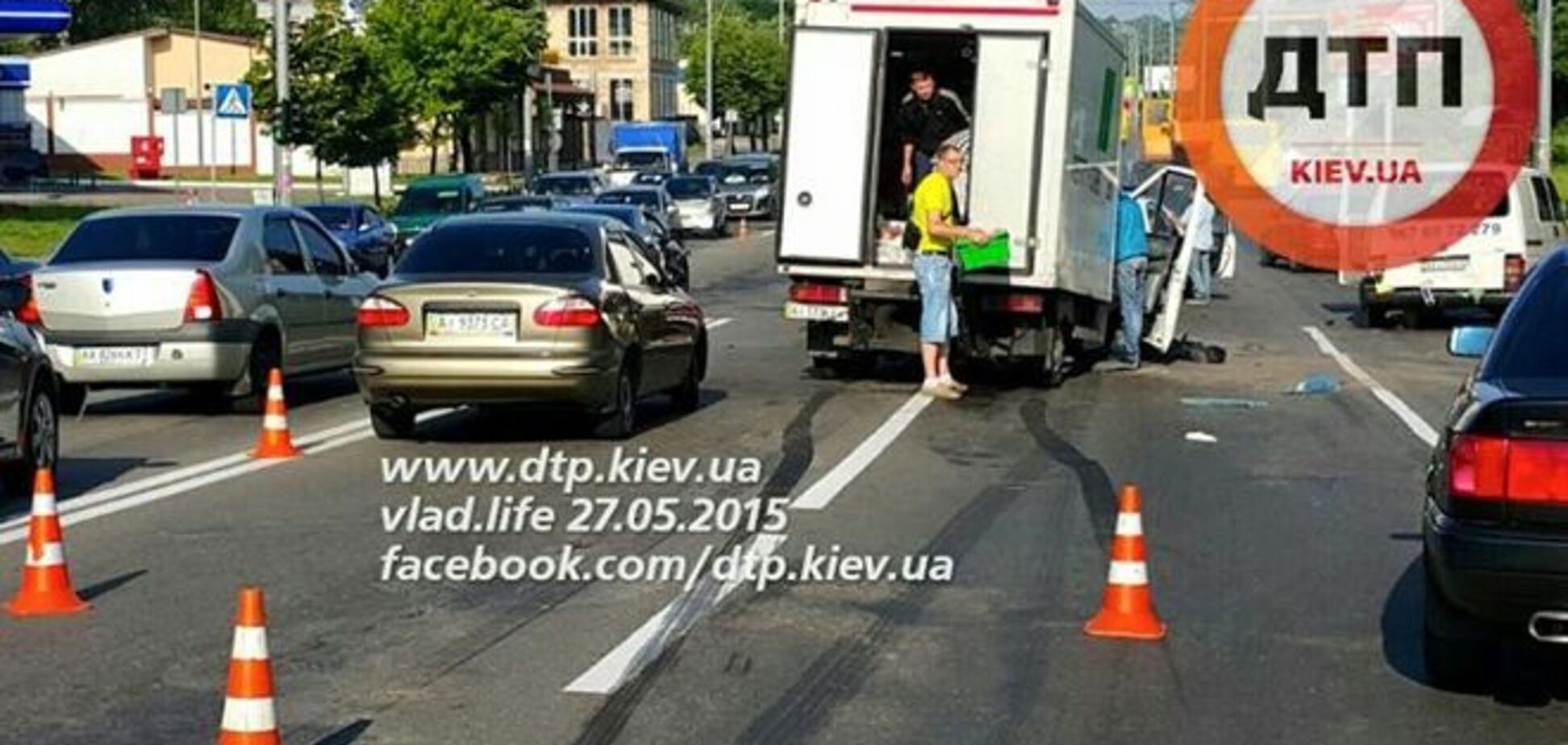 Масштабное ДТП в Киеве: столкнулись четыре автомобиля