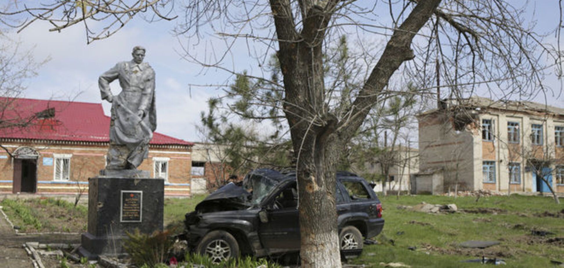 Из-за обстрела террористов обесточена половина Луганской области