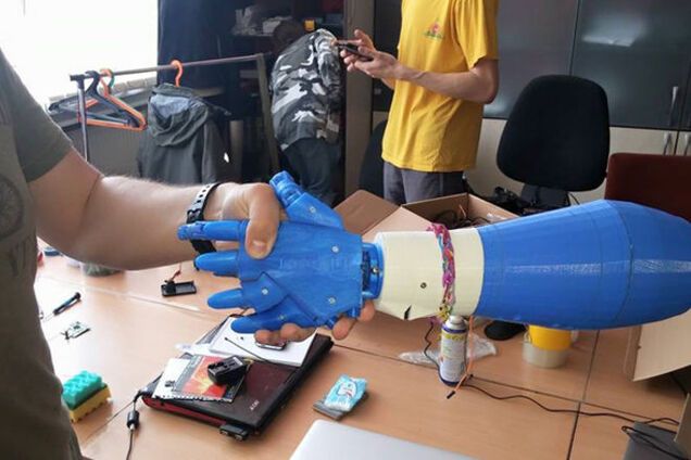 Украинцы создают роборуку, которая управляется мышцами