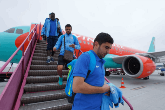 Болельщики 'Днепра' устроили команде сюрприз после поражения от 'Севильи'