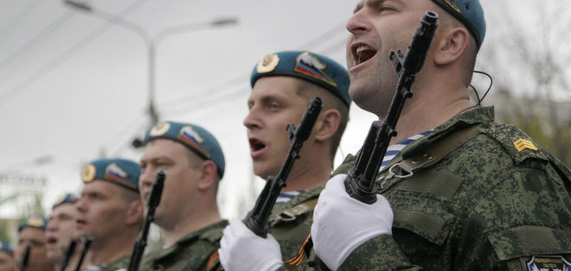 Историк говорит, что российские военные ждут приказа немедленно уйти из Донбасса