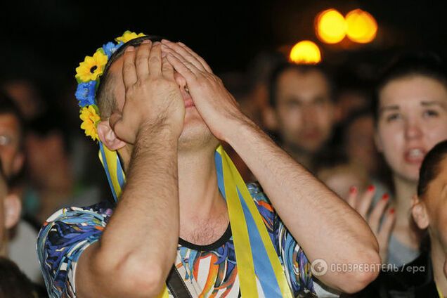 Убитые горем. Яркие эмоции фанатов и футболистов 'Днепра' после финала Лиги Европы