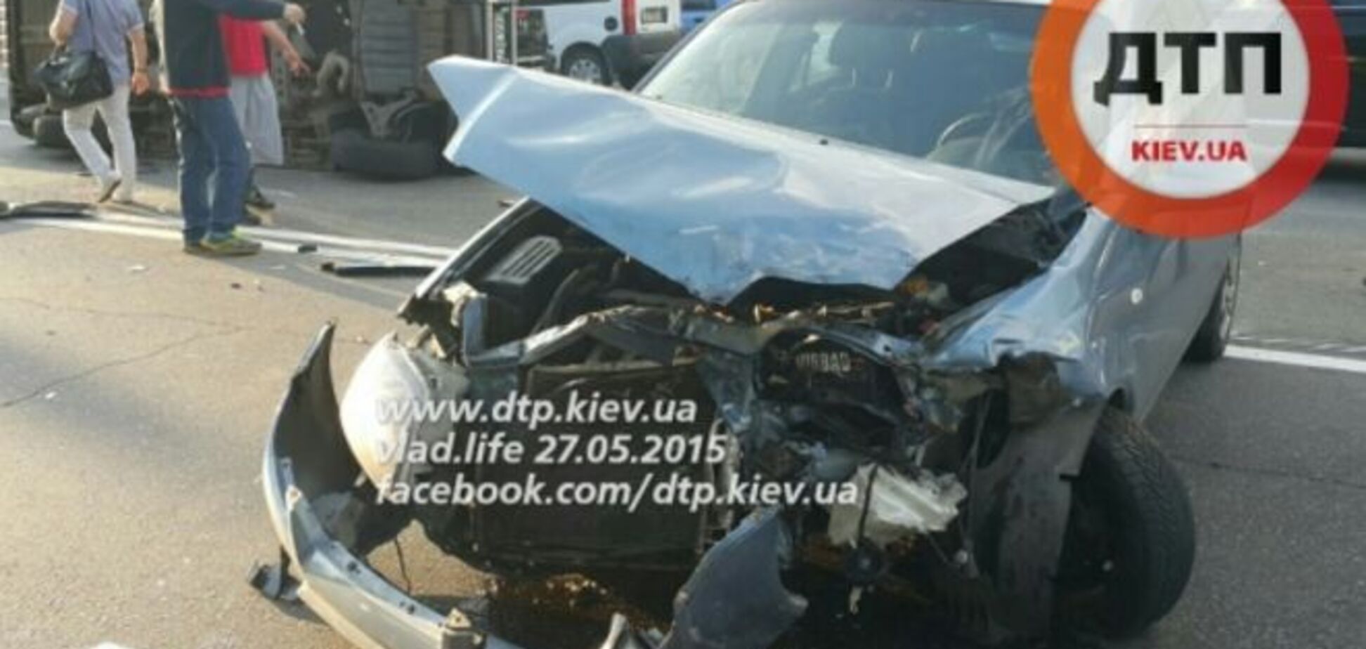 В Киеве в ДТП попали 8 автомобилей: пострадал 4-летний ребенок