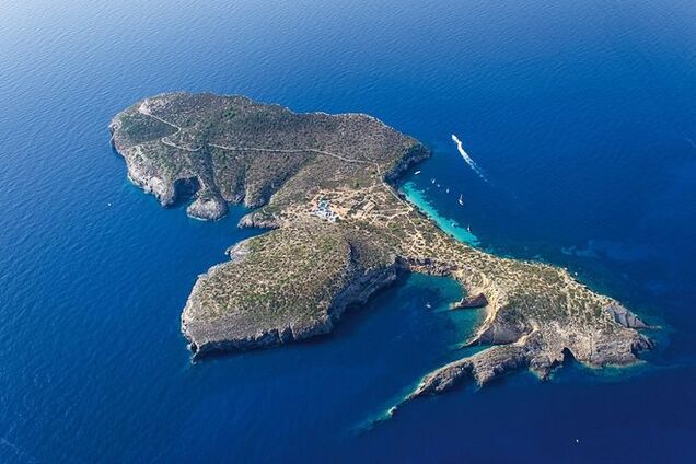 Фото шикарного острова, который арендовал Рональдо для горячих вечеринок