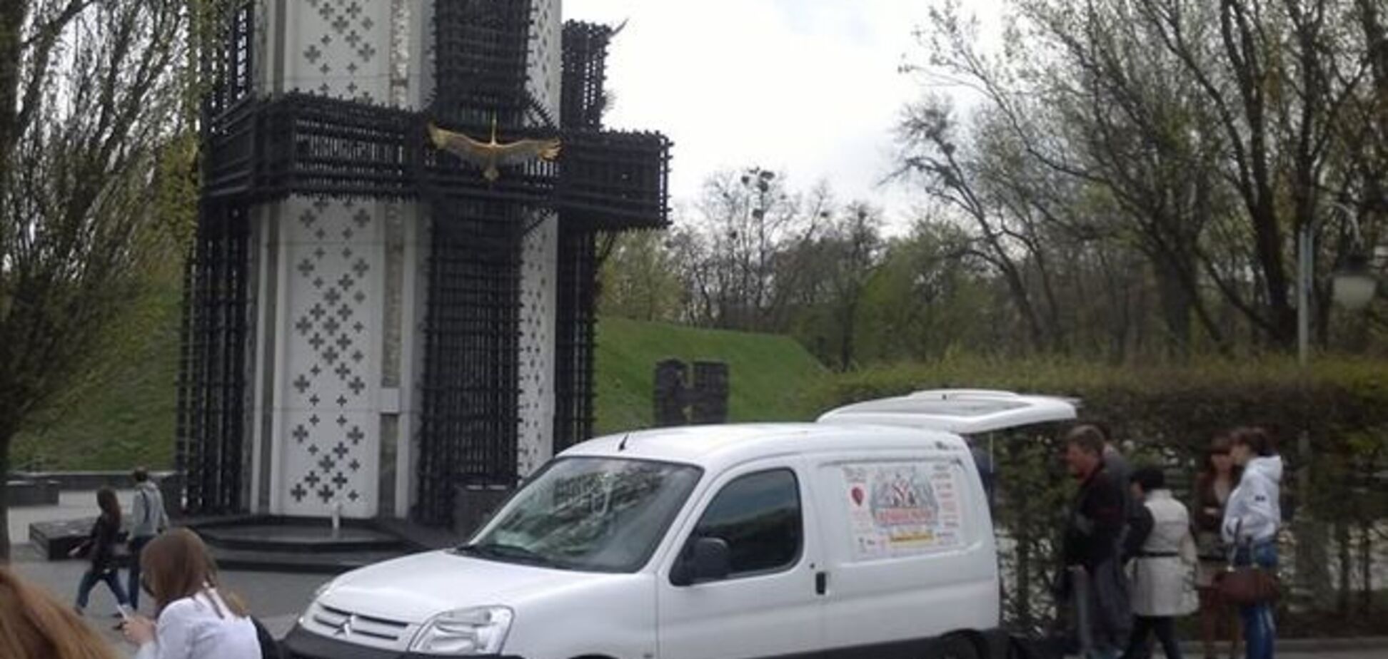 В Киеве разрешили увозить незаконные кофемобили