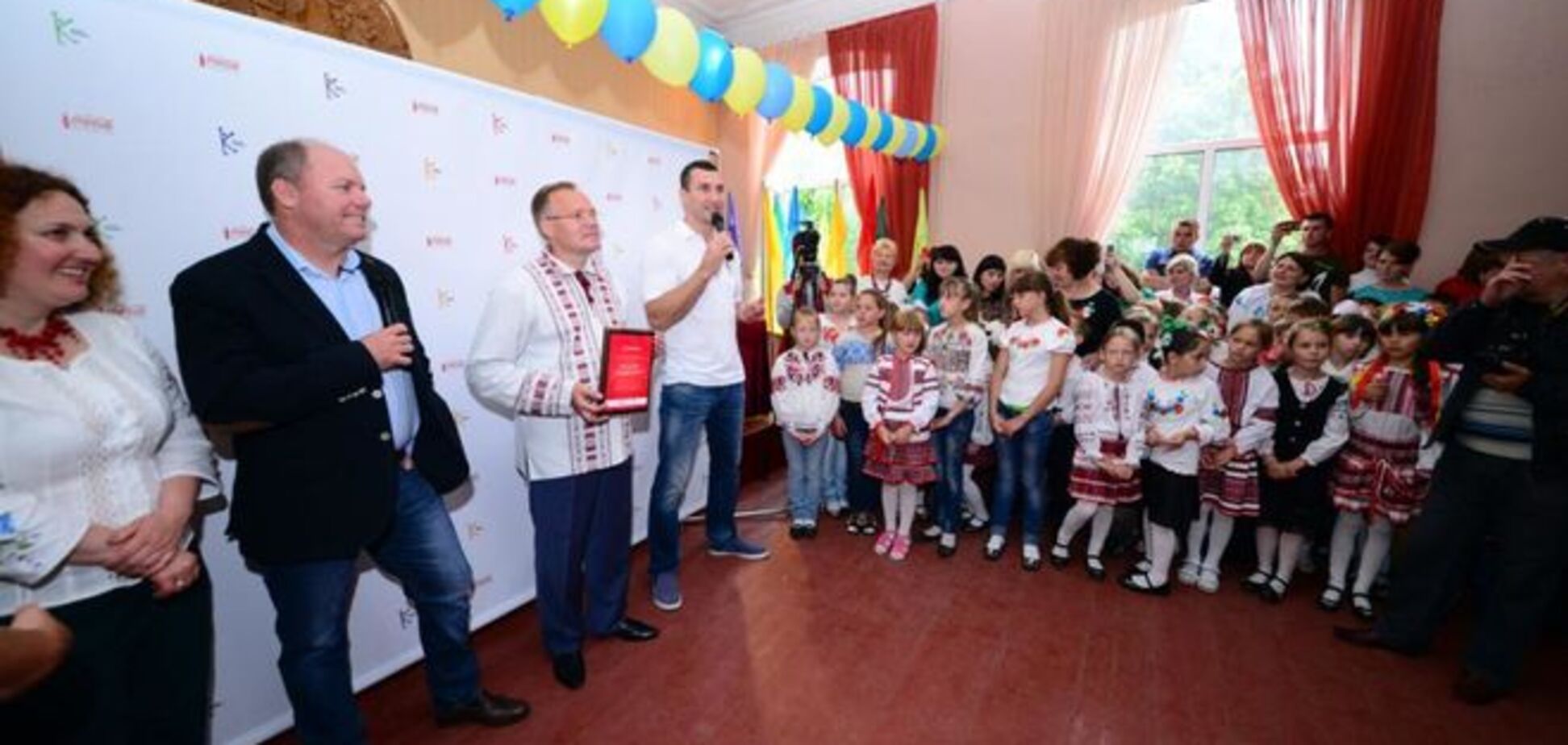 Кличко отпраздновал со школьниками десятилетие социнициативы 'Клич друзів – граймо разом!'