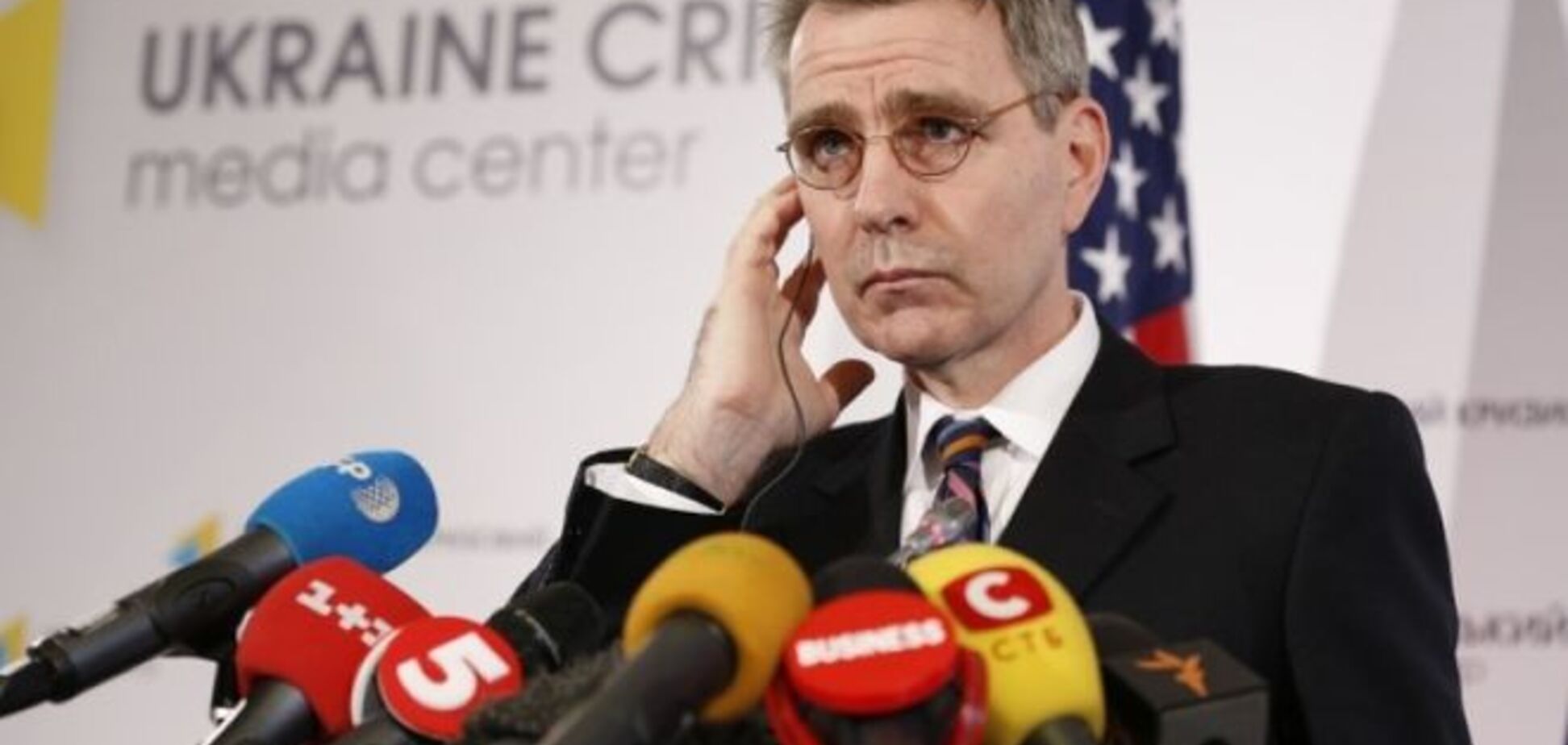 Пайетт рассказал, как действуют санкции США против России по Крыму