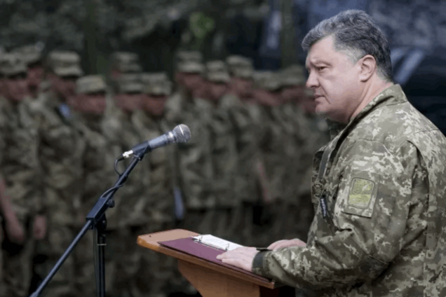 Порошенко обозвал главарей террористов 'бомжами и тунеядцами'