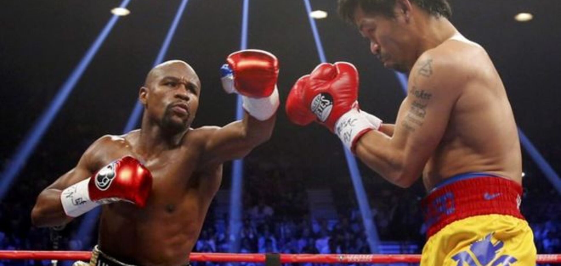 Мейвезер выиграл 'бой века' у Пакьяо