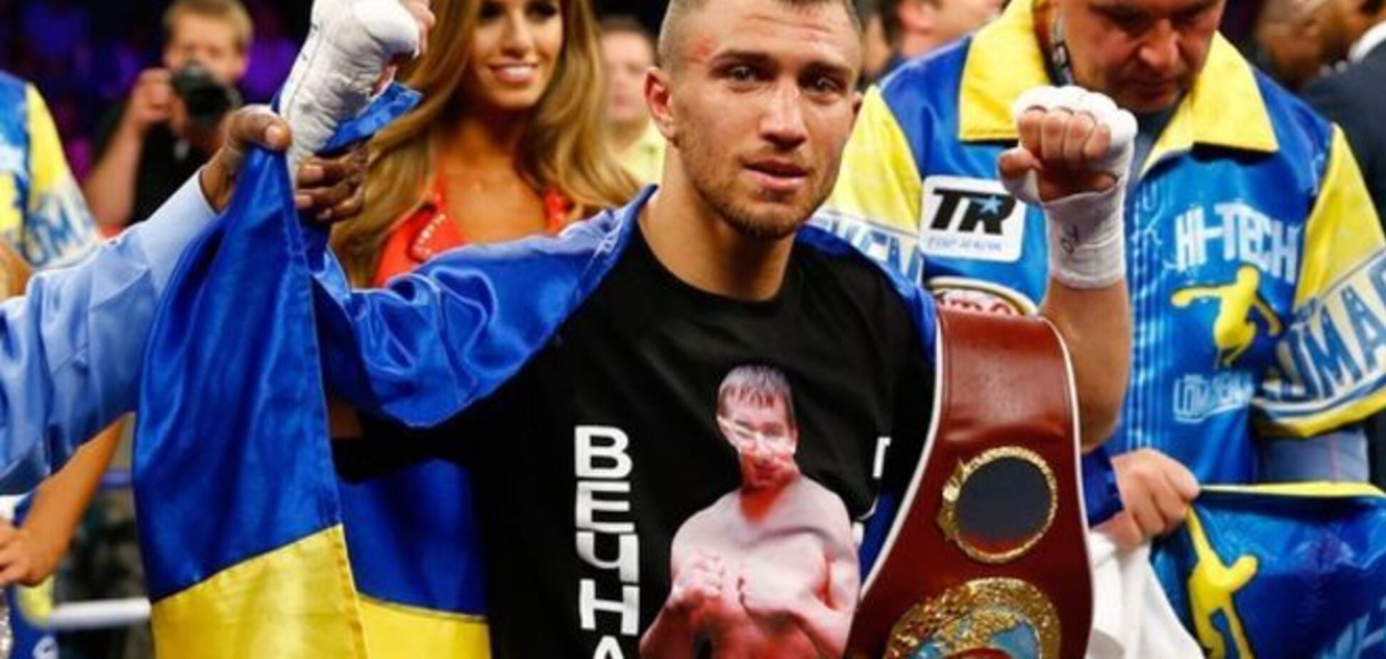Ломаченко посвятил победу застреленному боксеру