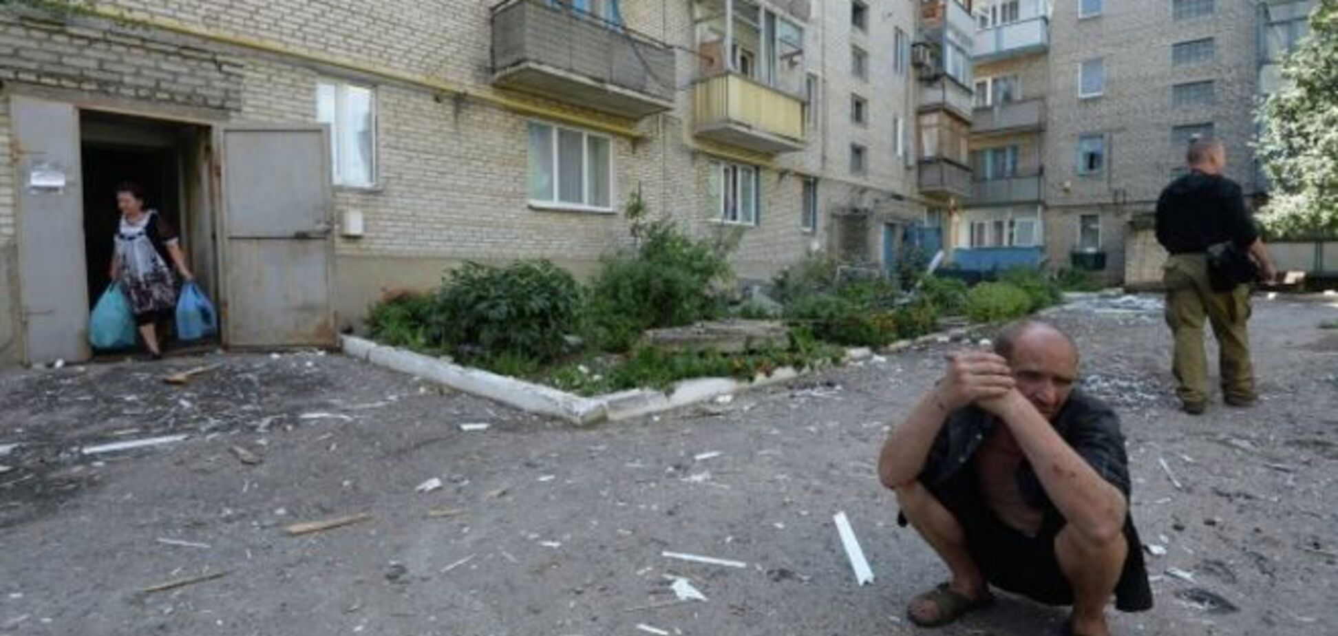 'Русский мир пришел': в Марьинке снаряд убил мужчину прямо во дворе