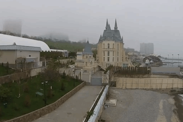 'АвтоМайдан' нашел замок Кивалова на берегу моря в Одессе: видеофакт