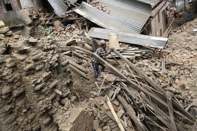 Чудо! В Непале из-под завалов достали 101-летнего мужчину