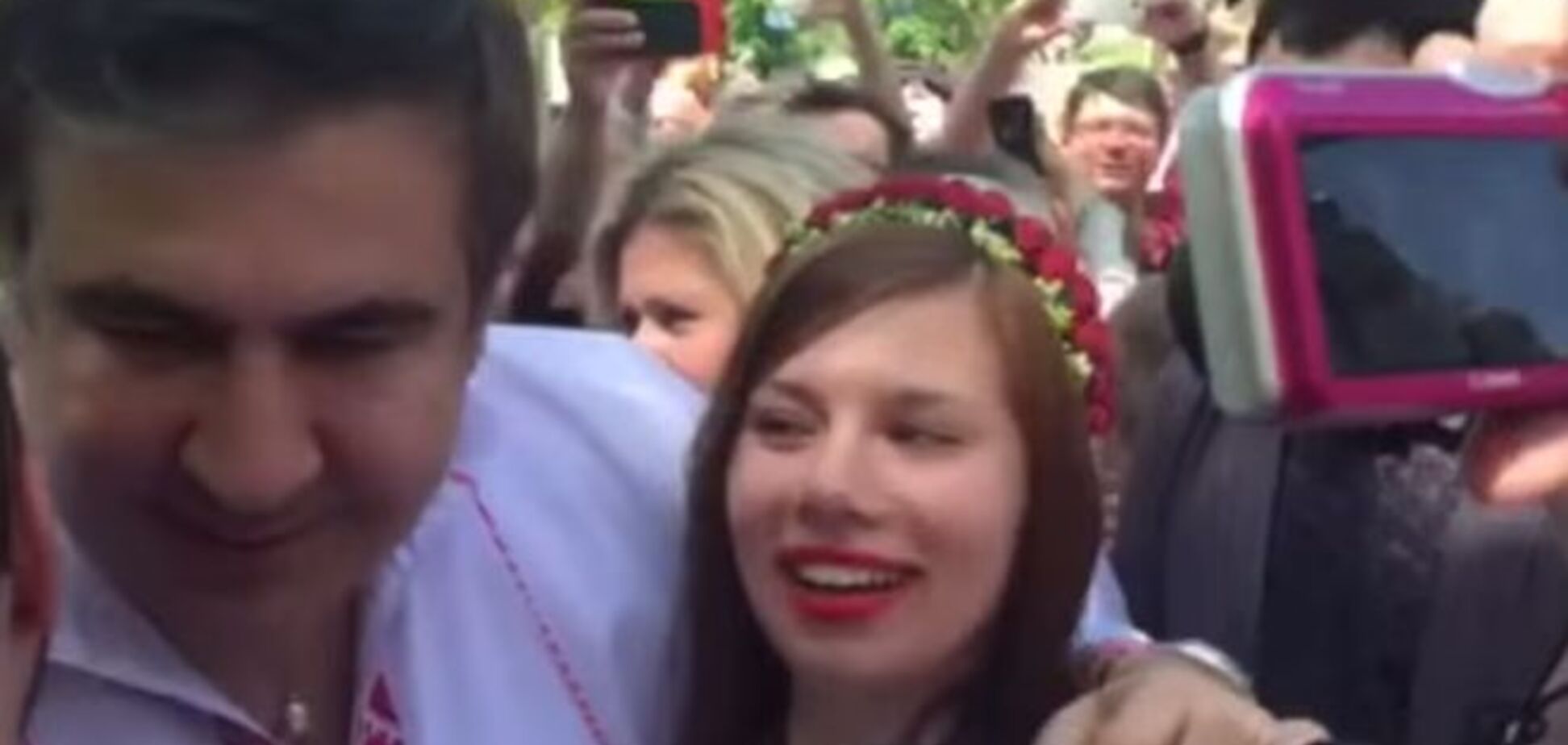 Саакашвили на день вышиванки 'случайно' заехал в Одессу: видеофакт