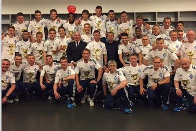 'Чемпионы!' Футболисты 'Динамо' выложили яркие фото из раздевалки