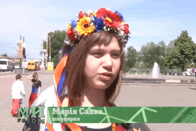 Школьница из Запорожья рассталась с косами ради армии