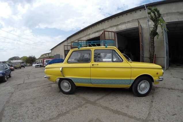 В Одессе из 'Запорожца' сделали патриотический электромобиль. Фото- и видеофакт