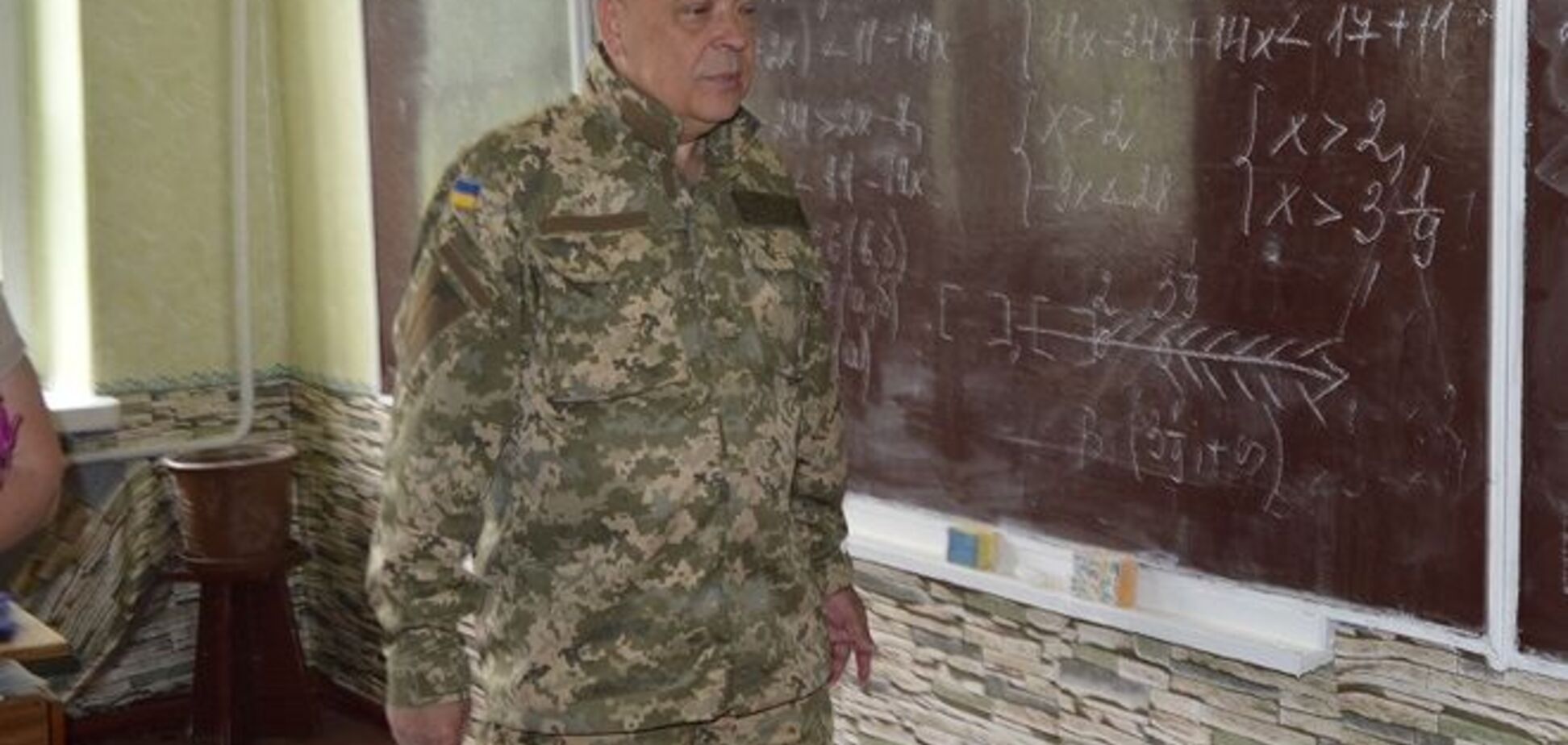 В полуразрушенное село на Луганщине возвращаются люди