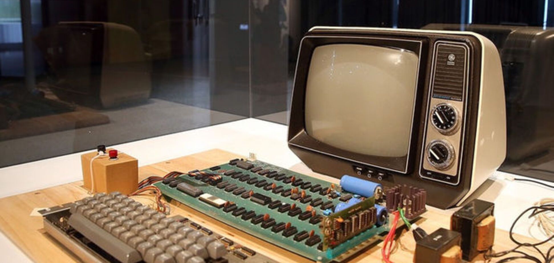 Американка выбросила раритетный компьютер Apple стоимостью $200 тыс