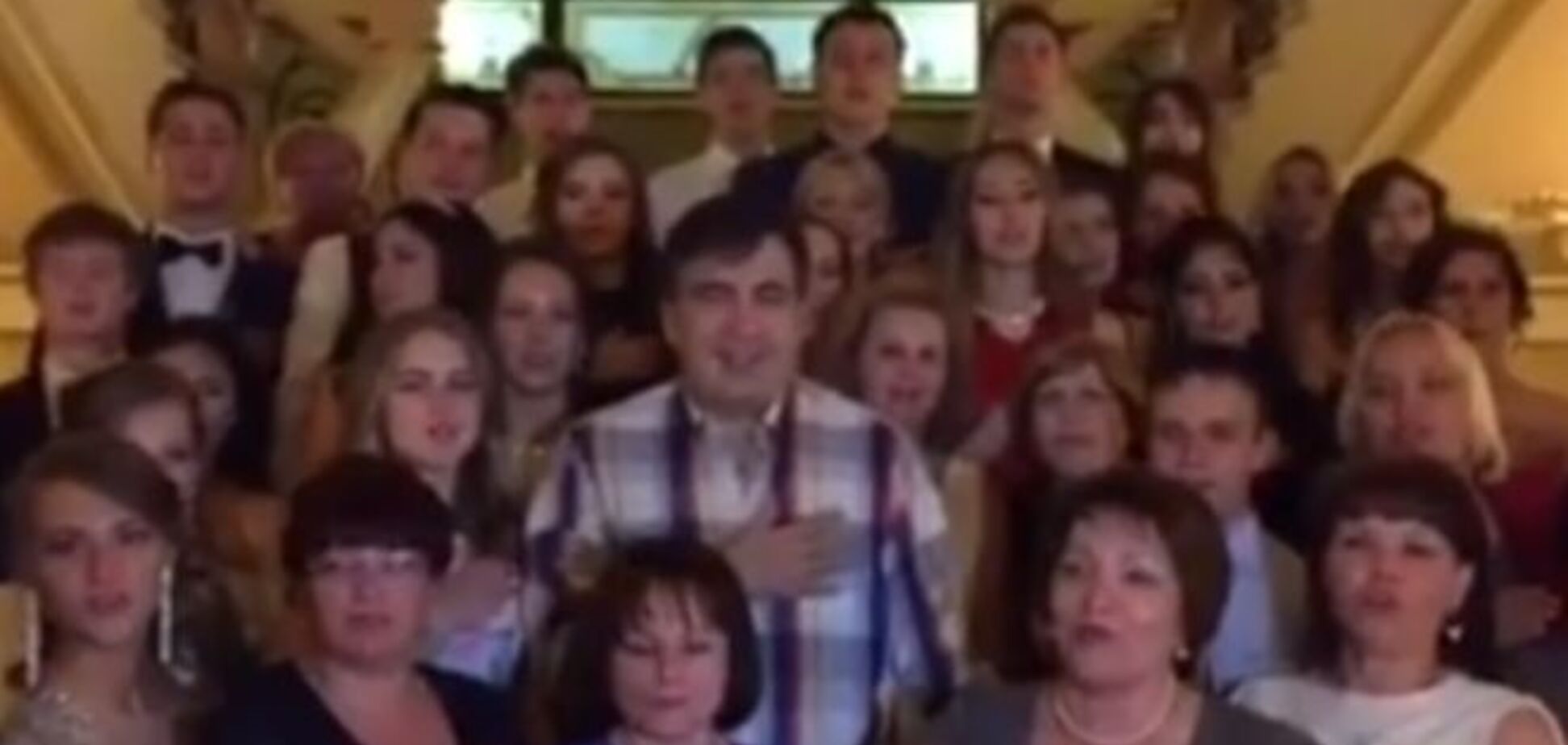 Саакашвили спел гимн Украины в Одессе. Видеофакт