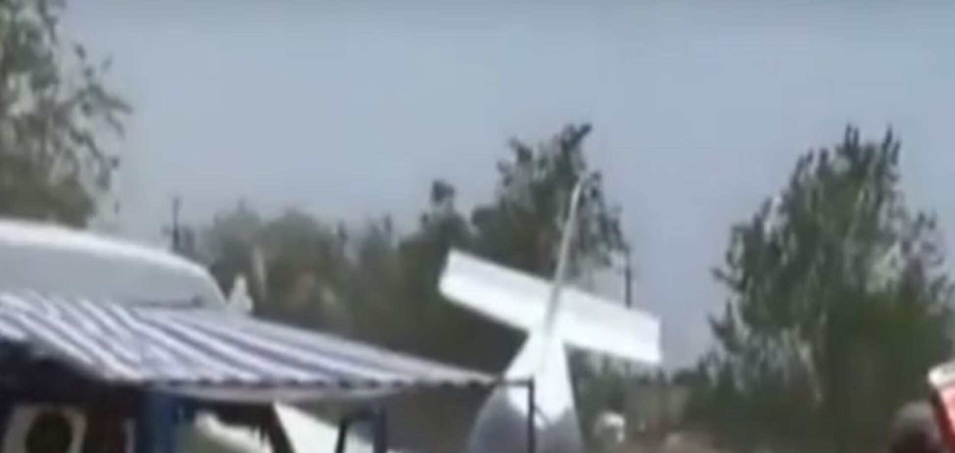 В России рухнул самолет. Опубликовано видео крушения