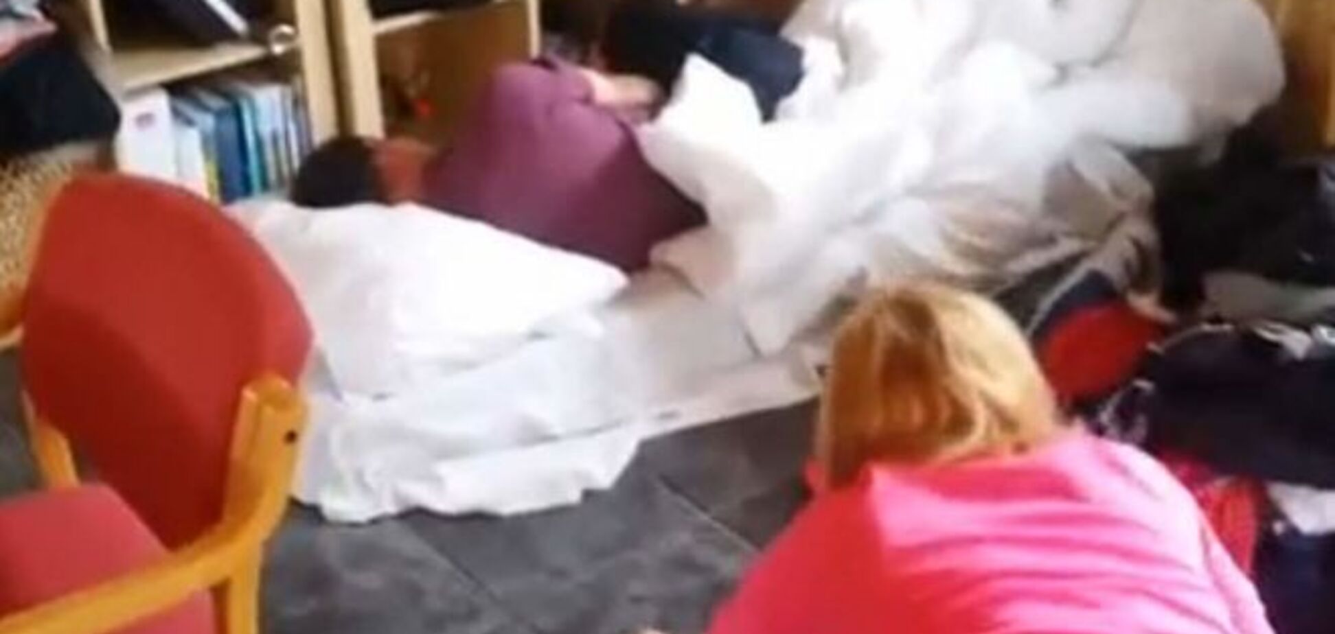 Знаменитая биатлонистка поиздевалась над своим тренером: суровое видео