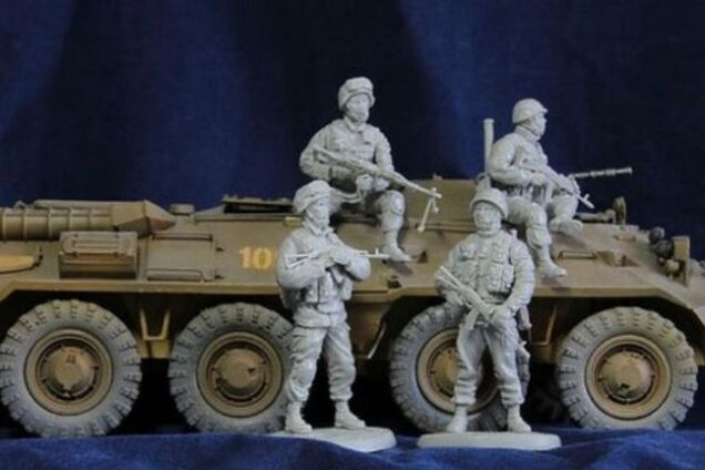 Игрушки 'русского мира': фигурки 'Бабая' и набор солдатиков-террористов