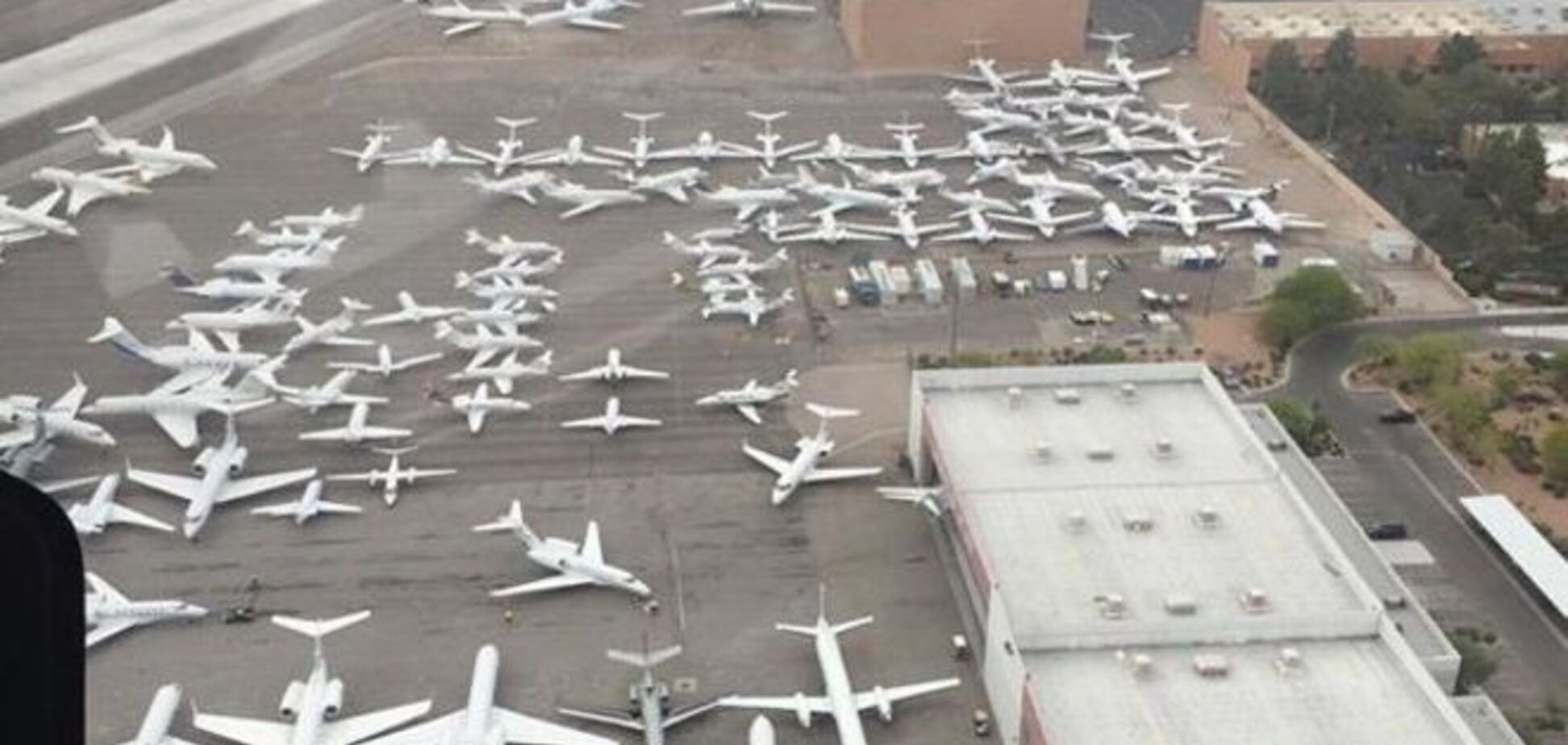 Кадр дня: 'взрыв' аэропорта Лас-Вегаса перед боем Мейвезер - Пакьяо