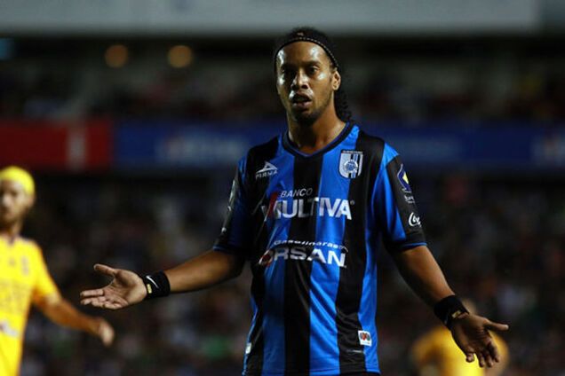 Роналдиньо опозорился в Мексике: видео конфуза