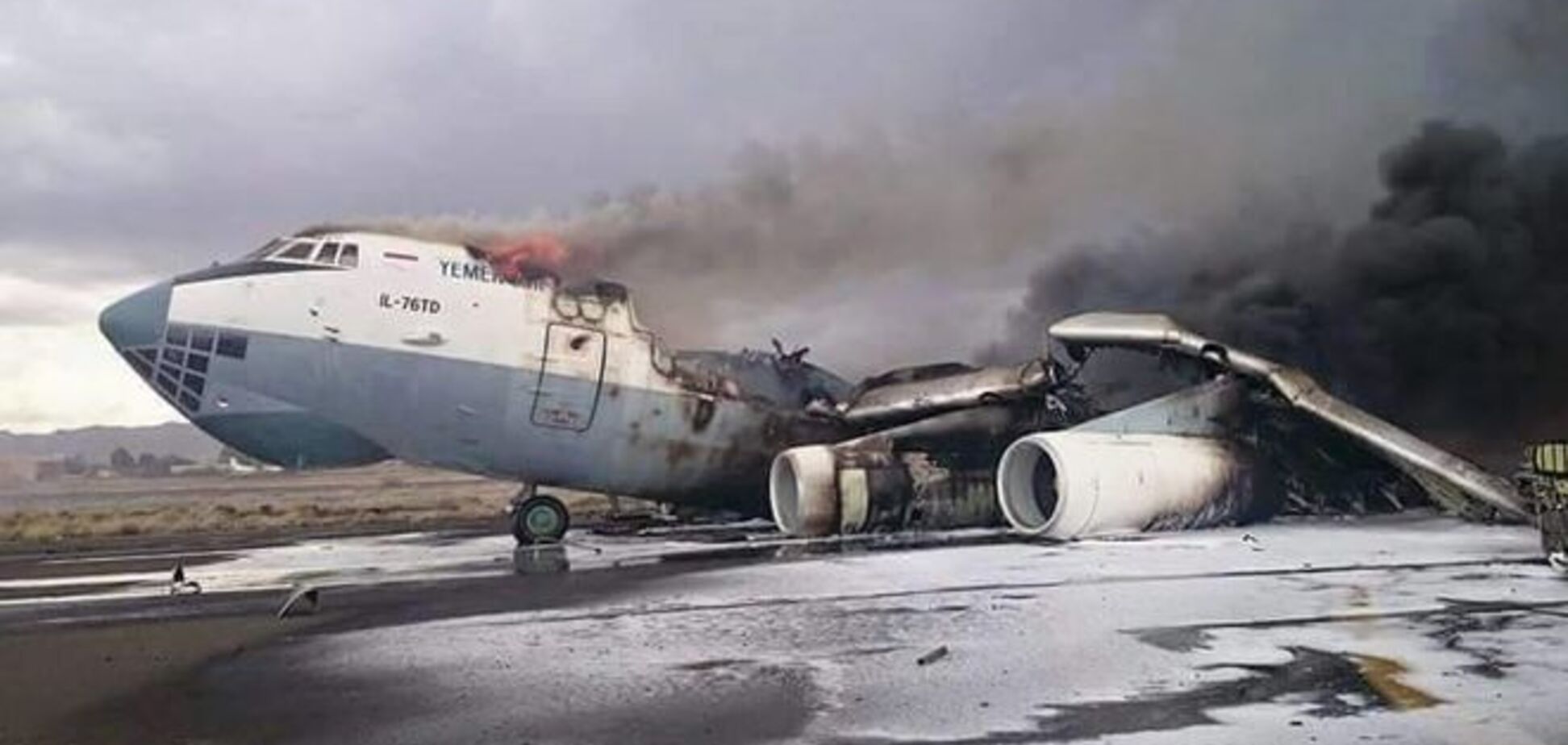 В Йемене ВВС Саудовской Аравии разбомбили аэропорт: фото и видеофакт