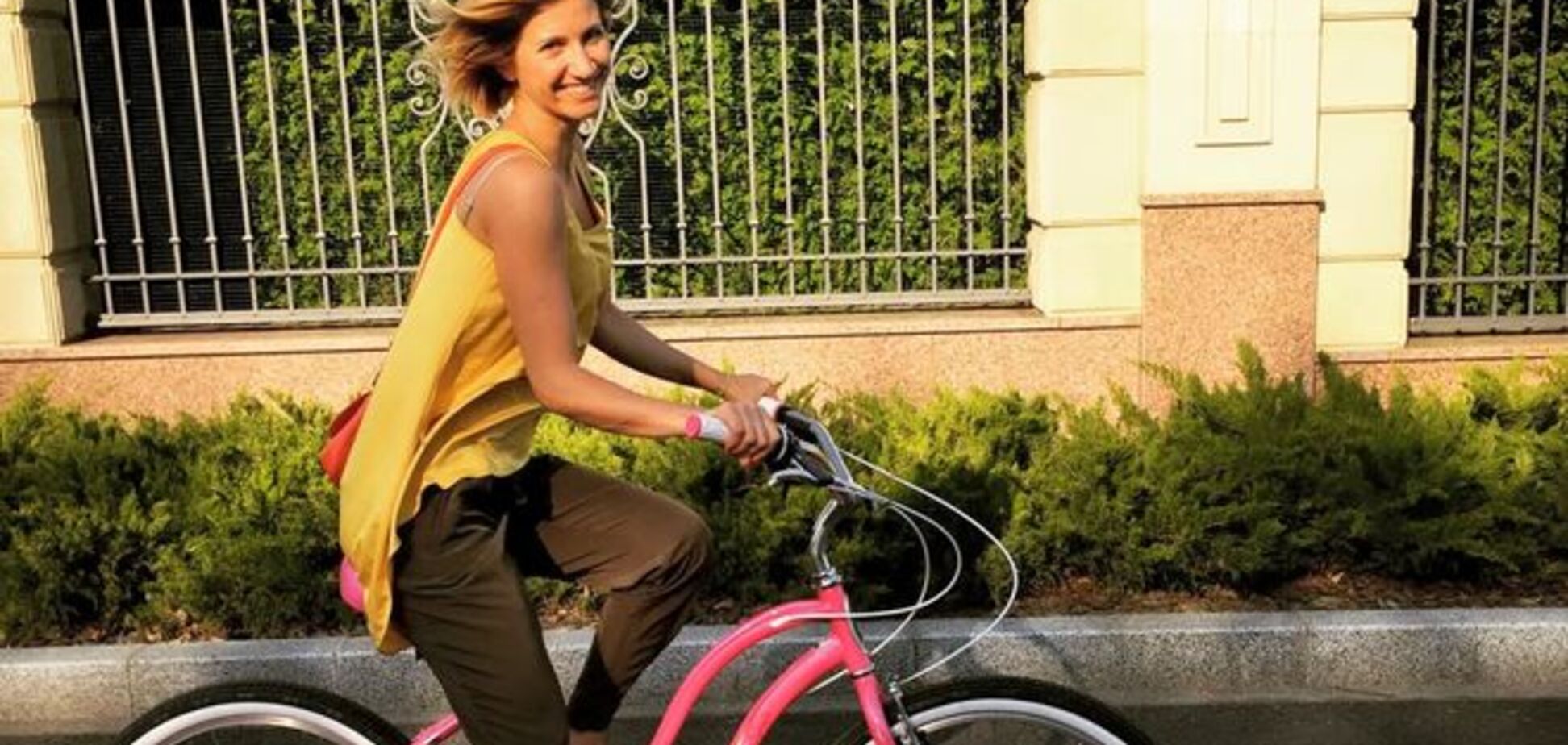 Анита Луценко показала, как изменилась ее фигура за 14 дней без сладкого