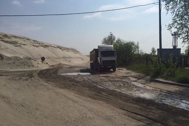 На киевском острове незаконно добывают песок: объемы впечатляют