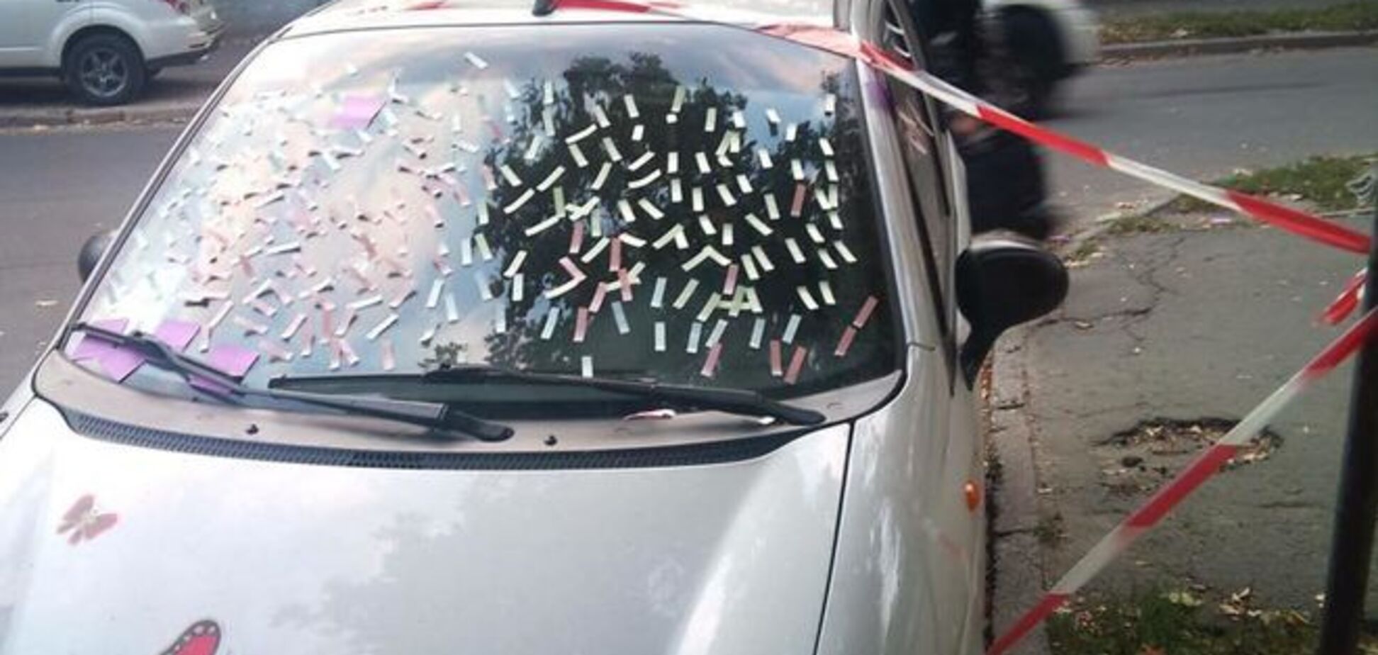 В Киеве отомстили водителю за ежедневную неправильную парковку: фотофакт