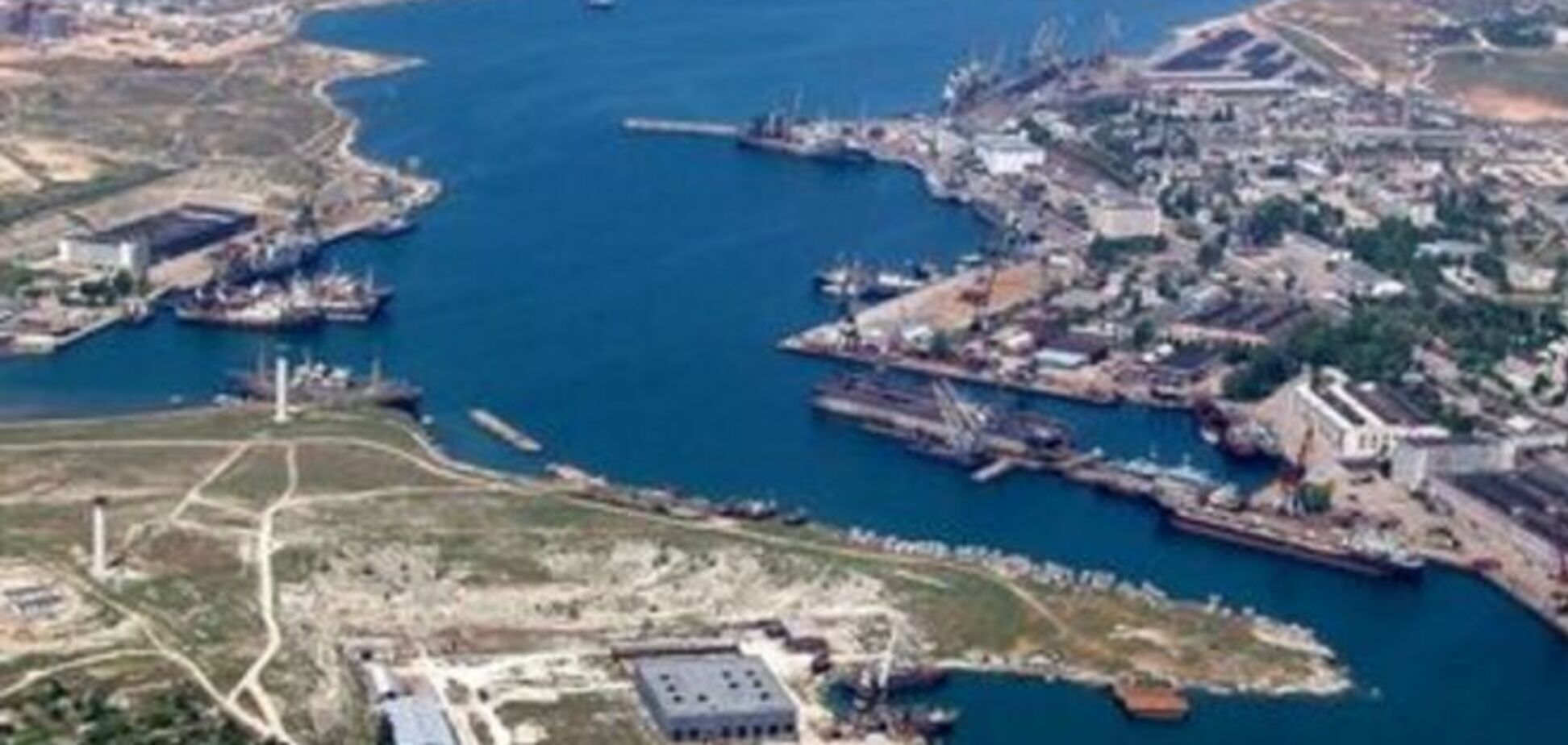 Кабмин исключил крымские морпорты из списка открытых