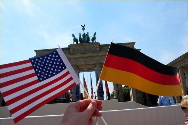 США вернули Германии картины, выигранные в покер американским солдатом 