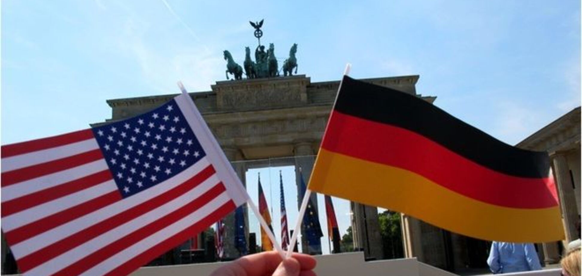 США вернули Германии картины, выигранные в покер американским солдатом