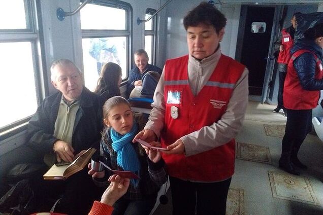 Контролеры ищут зайцев в киевской электричке: высадили более 600 человек