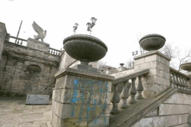 'Там русский дух, там Русью пахнет': во что превратилась Керчь. Фотографии в сравнении