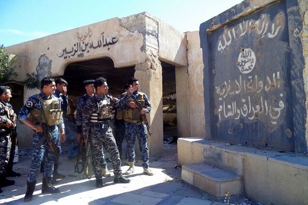 Террористы 'ИГ' перебрасывают тысячи боевиков из Сирии в Ирак