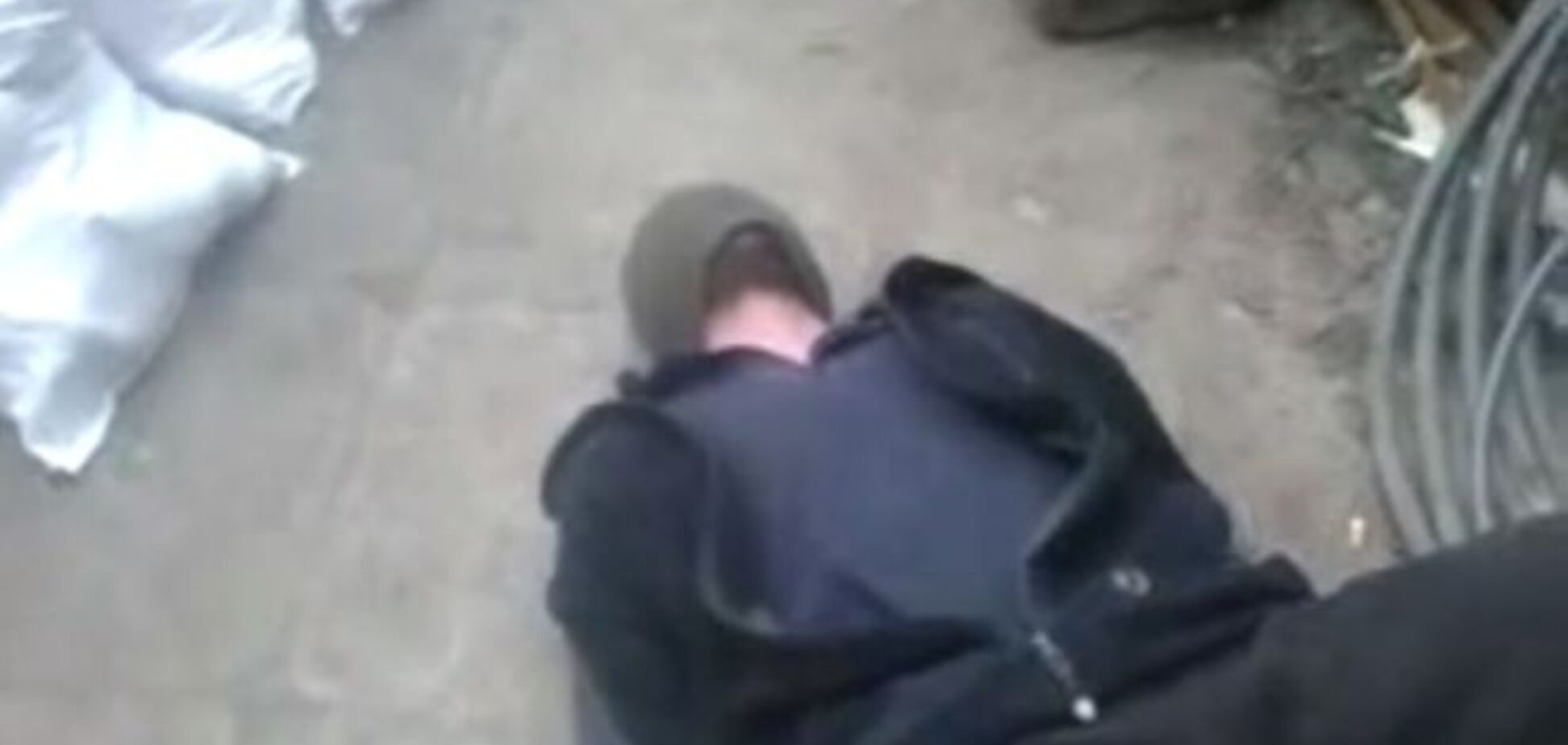 Бійці АТО зловили терориста-наркомана під кайфом: відео допиту
