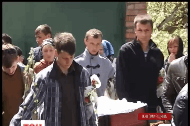 В Бердичеве студентка покончила с собой: родные винят директора колледжа в домогательствах