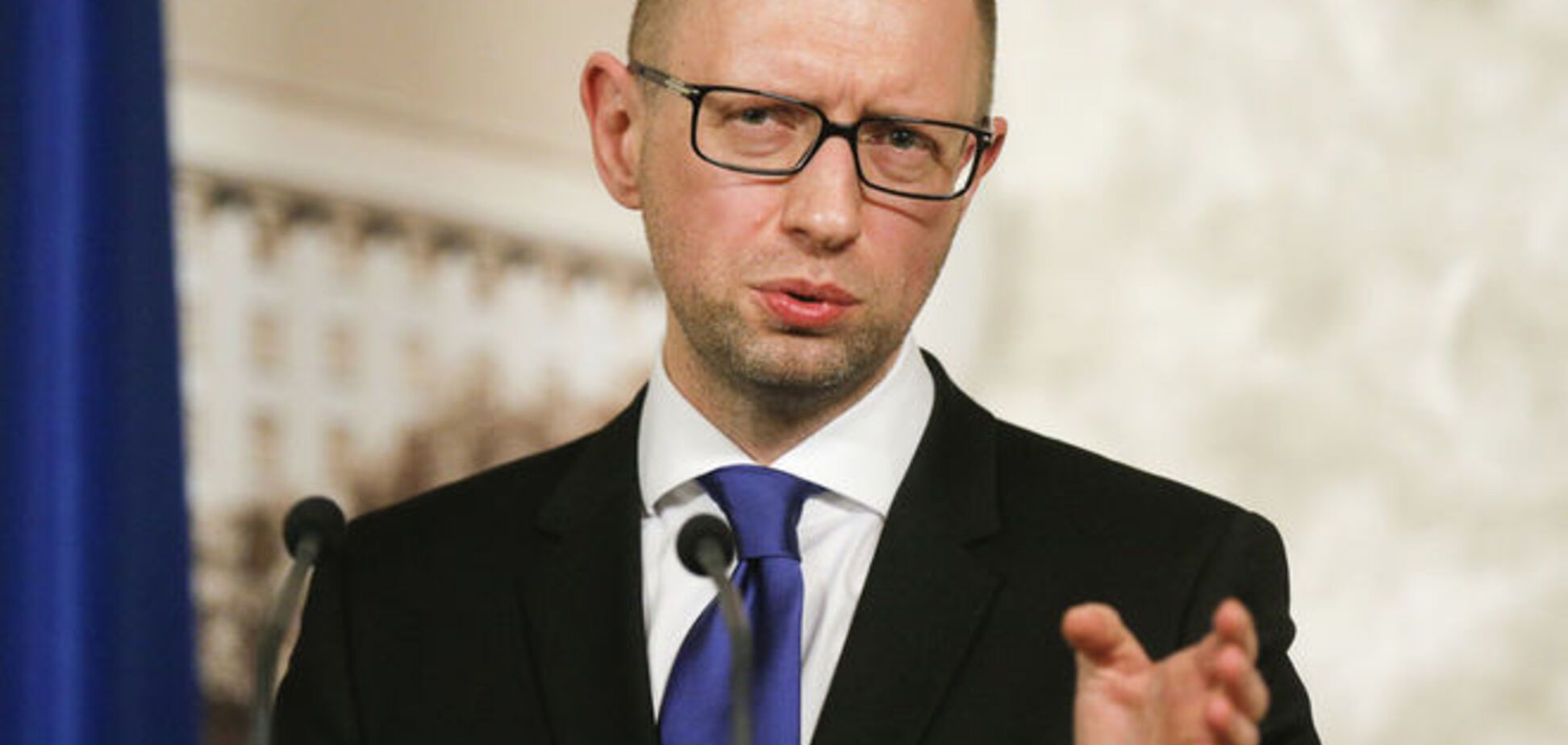 Будущие украинские полицейские пообещали задержать Яценюка