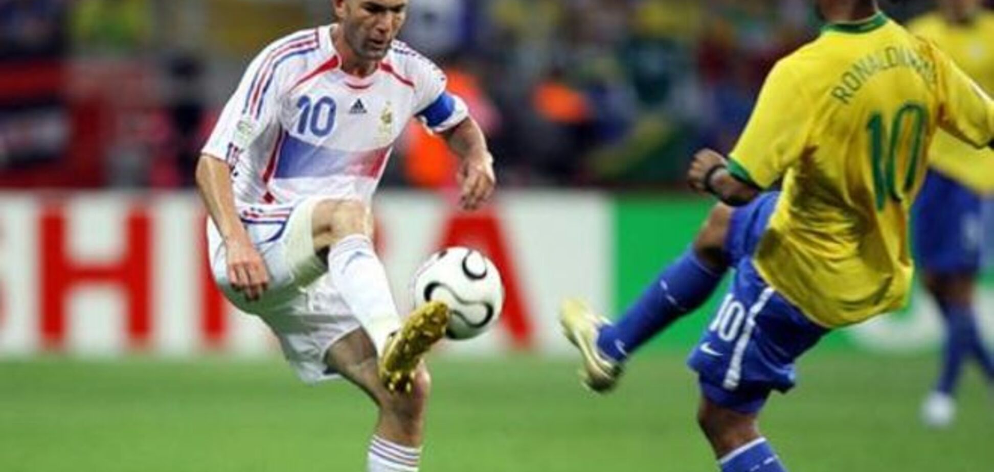 Фантастика! Топ-50 самых невероятных футбольных финтов: эффектное видео