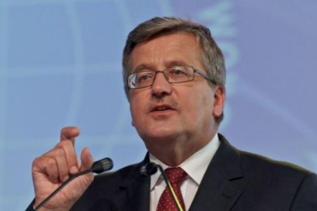 Путин мешает миру радоваться Дню Победы - Коморовский