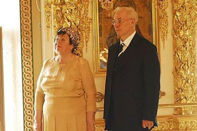 В сеть попали фото с венчания сына Азарова: вино, жаркие поцелуи и песни Билык