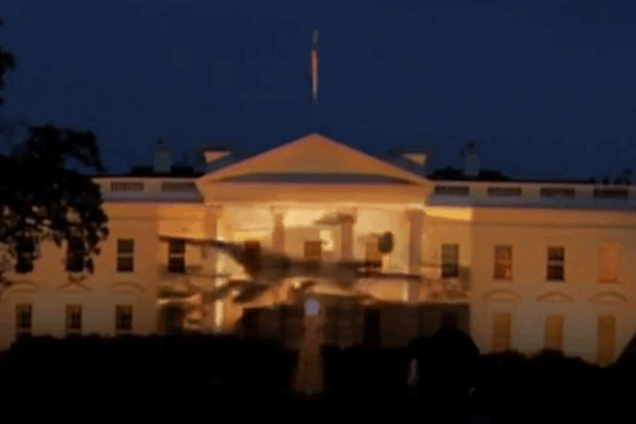 'Парад приехал к Обаме'. Россияне 'нарисовали' на Белом Доме танки: опубликовано видео