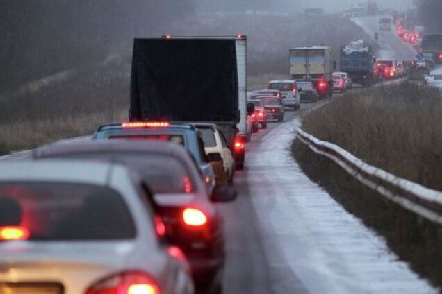 С Донбасса из-за обстрелов перестали ездить автобусы
